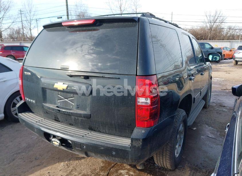 Photo 4 of 2013 Chevrolet Tahoe LT (VIN 1GNSKBE09DR325293)
