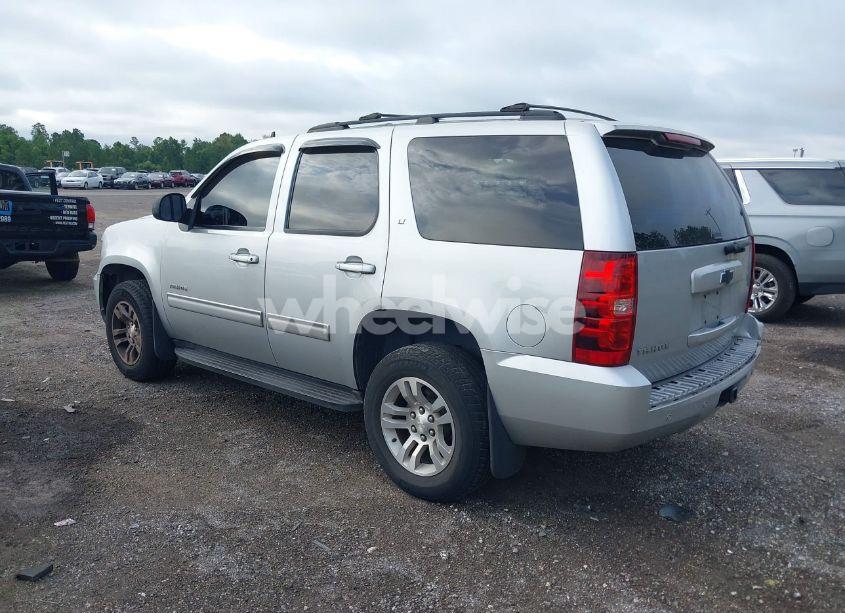 Photo 3 of 2013 Chevrolet Tahoe LT (VIN 1GNSKBE09DR350808)