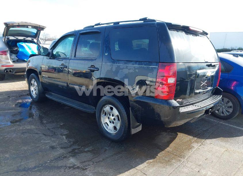 Photo 3 of 2014 Chevrolet Tahoe LT (VIN 1GNSKBE09ER242934)