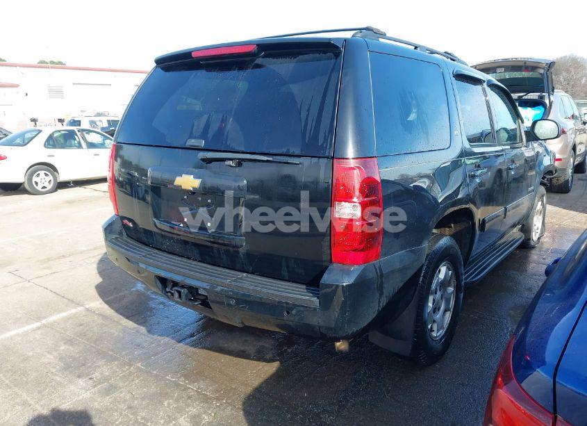 Photo 4 of 2014 Chevrolet Tahoe LT (VIN 1GNSKBE09ER242934)