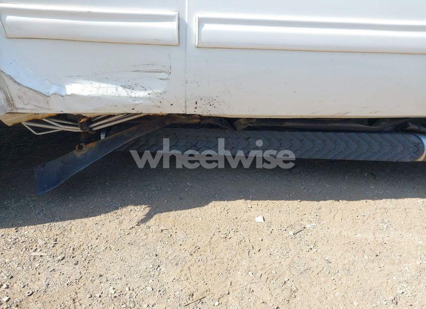 Photo 12 of 2011 Chevrolet Tahoe LT (VIN 1GNSKBE0XBR170024)