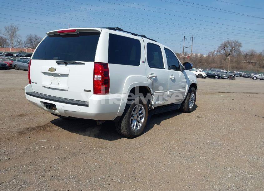 Photo 4 of 2011 Chevrolet Tahoe LT (VIN 1GNSKBE0XBR170024)