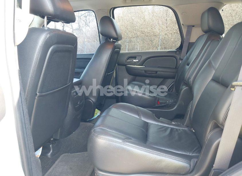 Photo 8 of 2011 Chevrolet Tahoe LT (VIN 1GNSKBE0XBR170024)