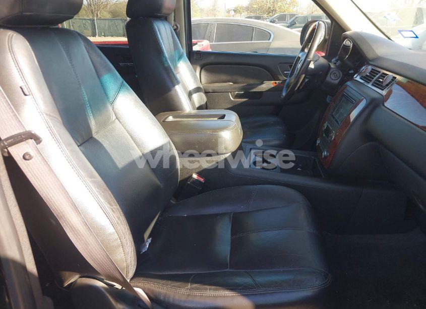 Photo 5 of 2012 Chevrolet Tahoe LT (VIN 1GNSKBE0XCR100508)