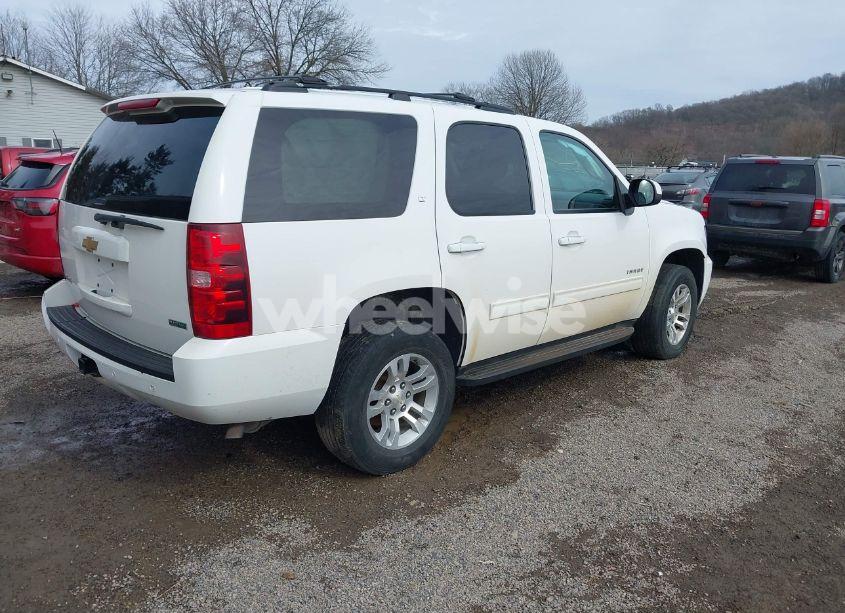 Photo 4 of 2012 Chevrolet Tahoe LT (VIN 1GNSKBE0XCR265457)