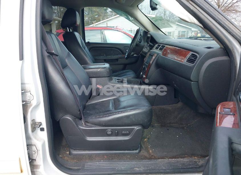 Photo 5 of 2012 Chevrolet Tahoe LT (VIN 1GNSKBE0XCR265457)