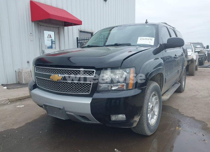 Photo 2 of 2012 Chevrolet Tahoe LT (VIN 1GNSKBE0XCR302121)
