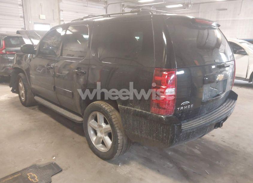 Photo 3 of 2013 Chevrolet Tahoe LT (VIN 1GNSKBE0XDR145627)