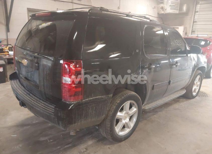 Photo 4 of 2013 Chevrolet Tahoe LT (VIN 1GNSKBE0XDR145627)