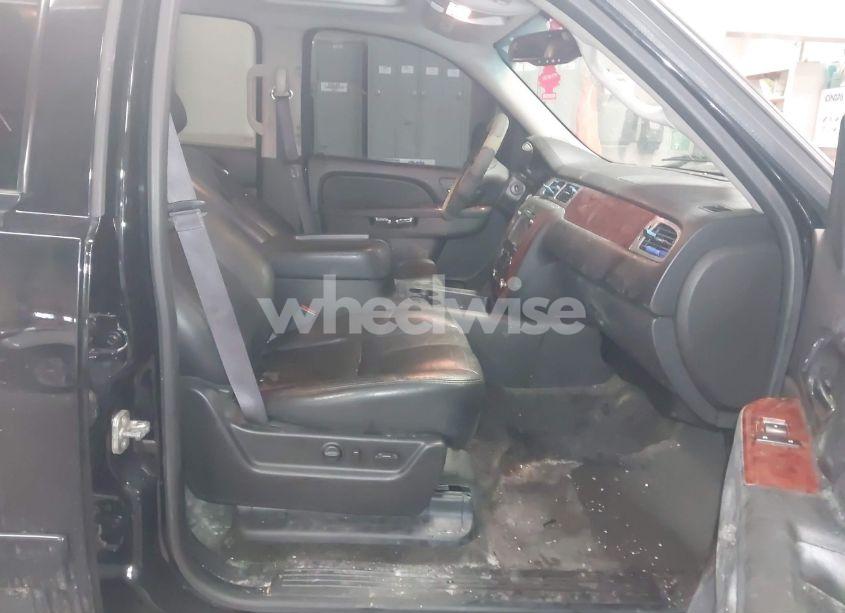 Photo 5 of 2013 Chevrolet Tahoe LT (VIN 1GNSKBE0XDR145627)