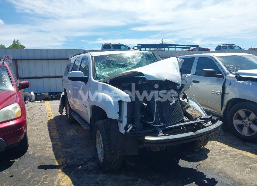 2013 Chevrolet Tahoe LT (VIN 1GNSKBE0XDR191247) main photo