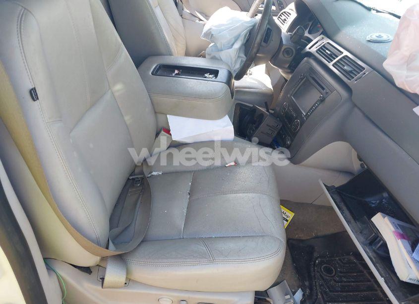 Photo 5 of 2013 Chevrolet Tahoe LT (VIN 1GNSKBE0XDR191247)