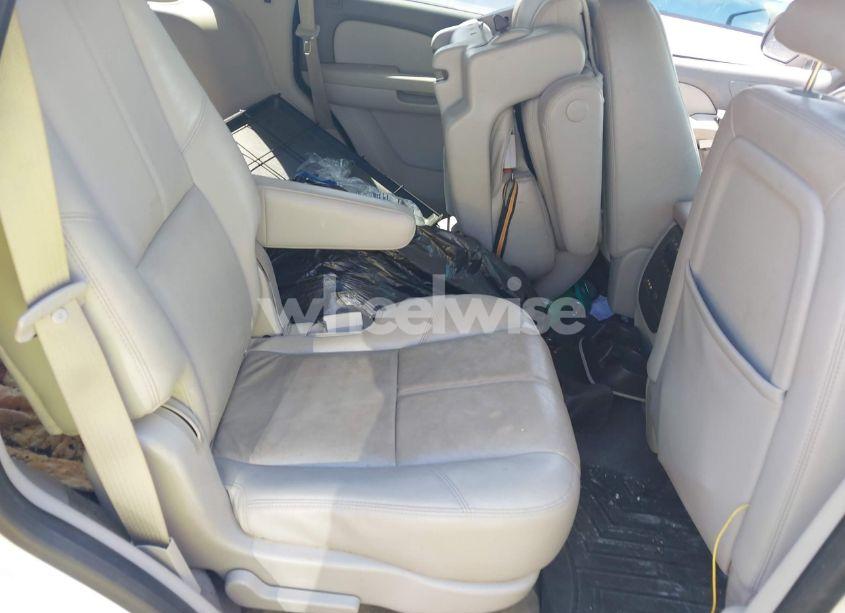 Photo 8 of 2013 Chevrolet Tahoe LT (VIN 1GNSKBE0XDR191247)