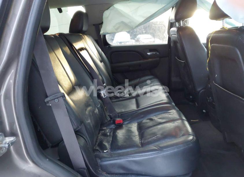 Photo 8 of 2013 Chevrolet Tahoe LT (VIN 1GNSKBE0XDR296094)