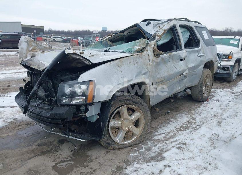 Photo 2 of 2013 Chevrolet Tahoe LT (VIN 1GNSKBE0XDR334214)