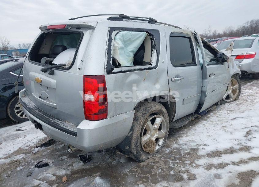 Photo 4 of 2013 Chevrolet Tahoe LT (VIN 1GNSKBE0XDR334214)
