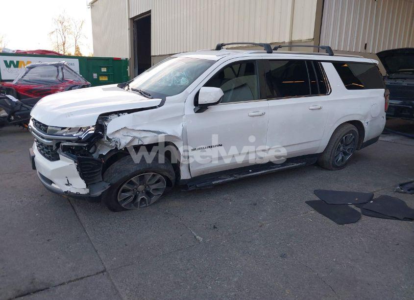 Photo 2 of 2022 Chevrolet Suburban 4WD LS (VIN 1GNSKBED0NR348854)