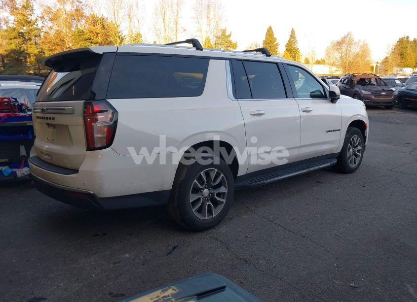 Photo 4 of 2022 Chevrolet Suburban 4WD LS (VIN 1GNSKBED0NR348854)