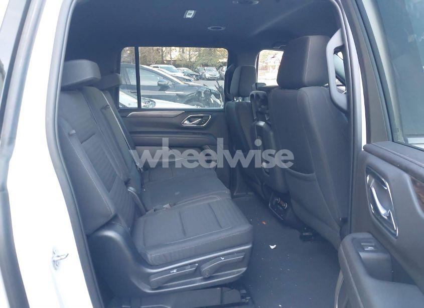 Photo 8 of 2022 Chevrolet Suburban 4WD LS (VIN 1GNSKBED0NR348854)