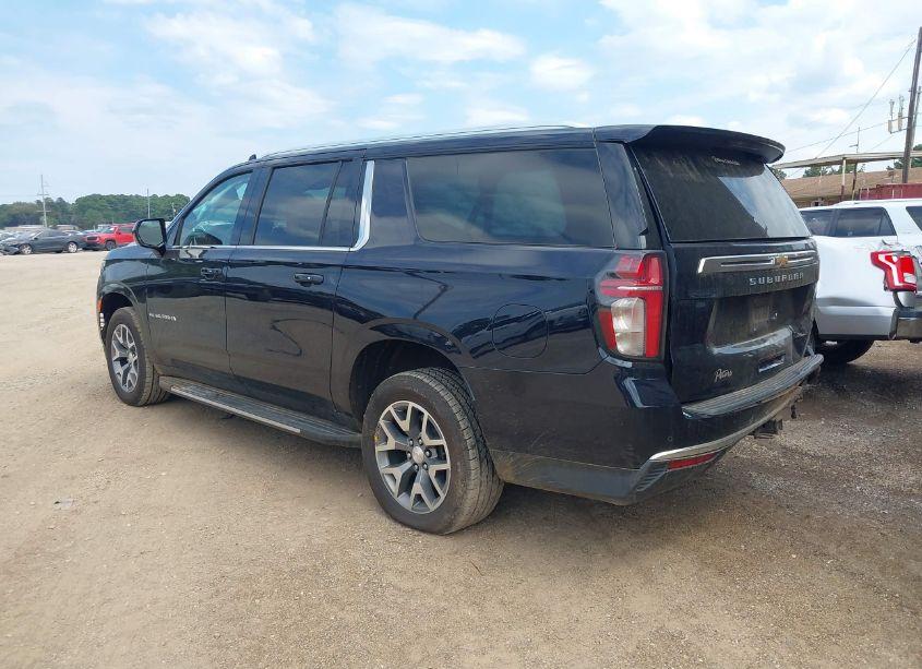 Photo 3 of 2022 Chevrolet Suburban 4WD LS (VIN 1GNSKBED4NR179258)