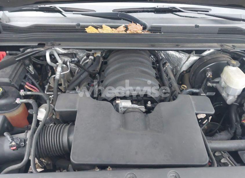 Photo 10 of 2015 Chevrolet Tahoe LT (VIN 1GNSKBKC0FR207358)