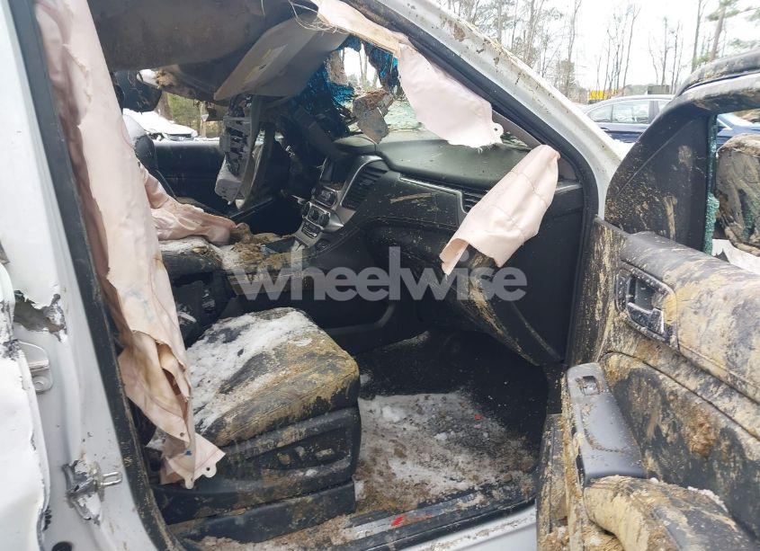 Photo 5 of 2015 Chevrolet Tahoe LT (VIN 1GNSKBKC0FR600521)