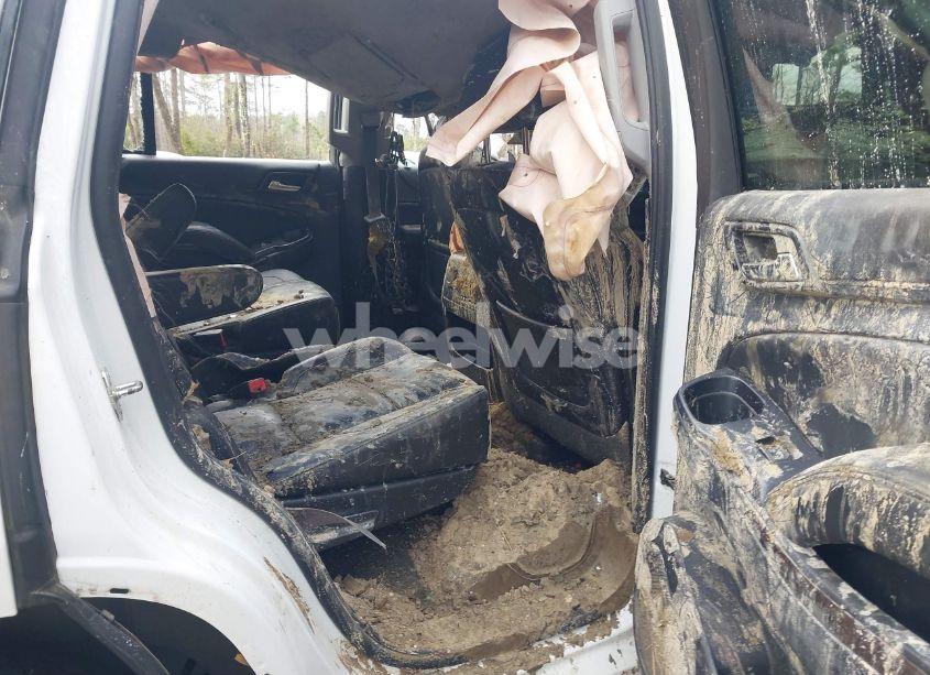 Photo 8 of 2015 Chevrolet Tahoe LT (VIN 1GNSKBKC0FR600521)