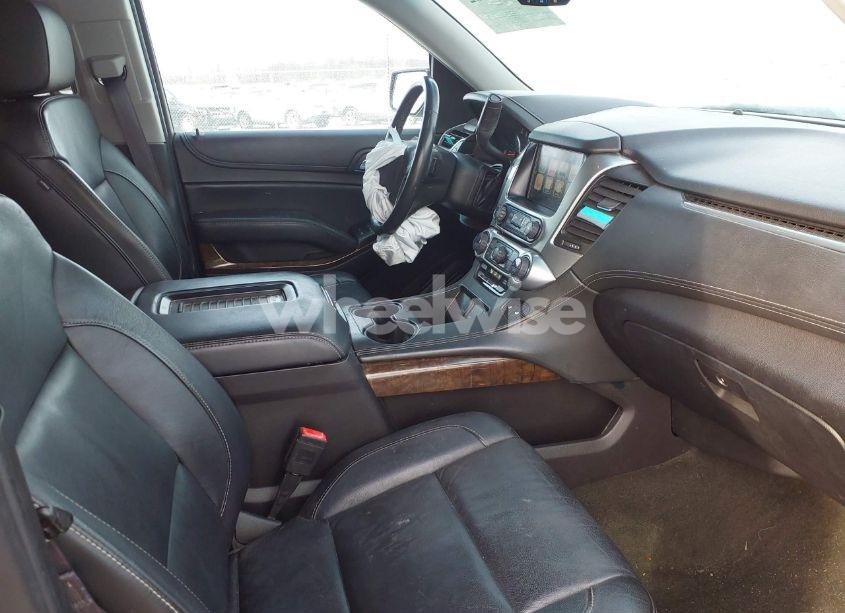 Photo 5 of 2016 Chevrolet Tahoe LT (VIN 1GNSKBKC0GR273619)