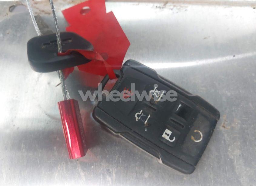 Photo 11 of 2018 Chevrolet Tahoe LT (VIN 1GNSKBKC0JR205134)