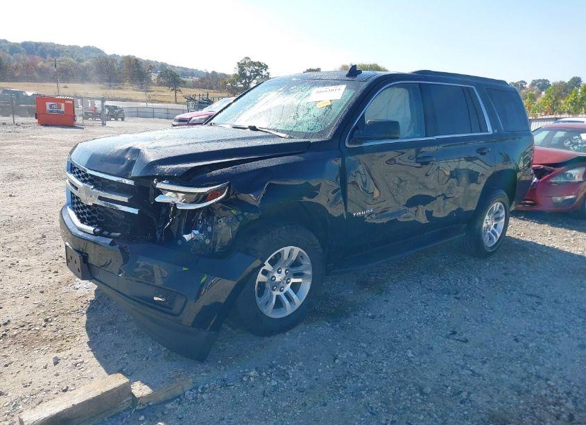 Photo 2 of 2019 Chevrolet Tahoe LT (VIN 1GNSKBKC0KR364169)