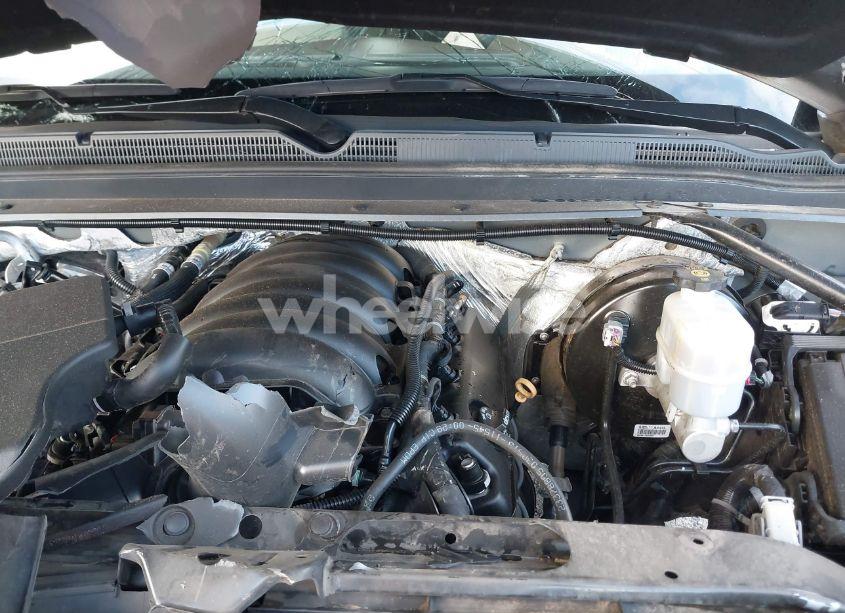 Photo 10 of 2018 Chevrolet Tahoe LT (VIN 1GNSKBKC1JR301094)