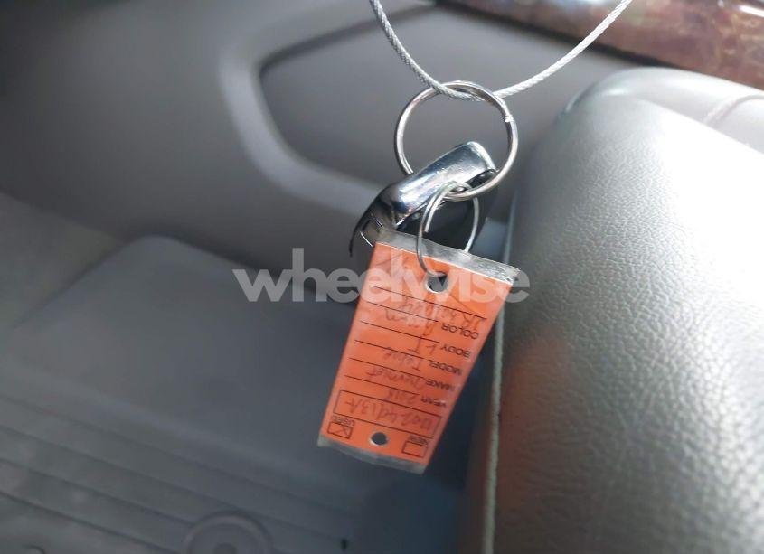 Photo 11 of 2018 Chevrolet Tahoe LT (VIN 1GNSKBKC1JR301094)