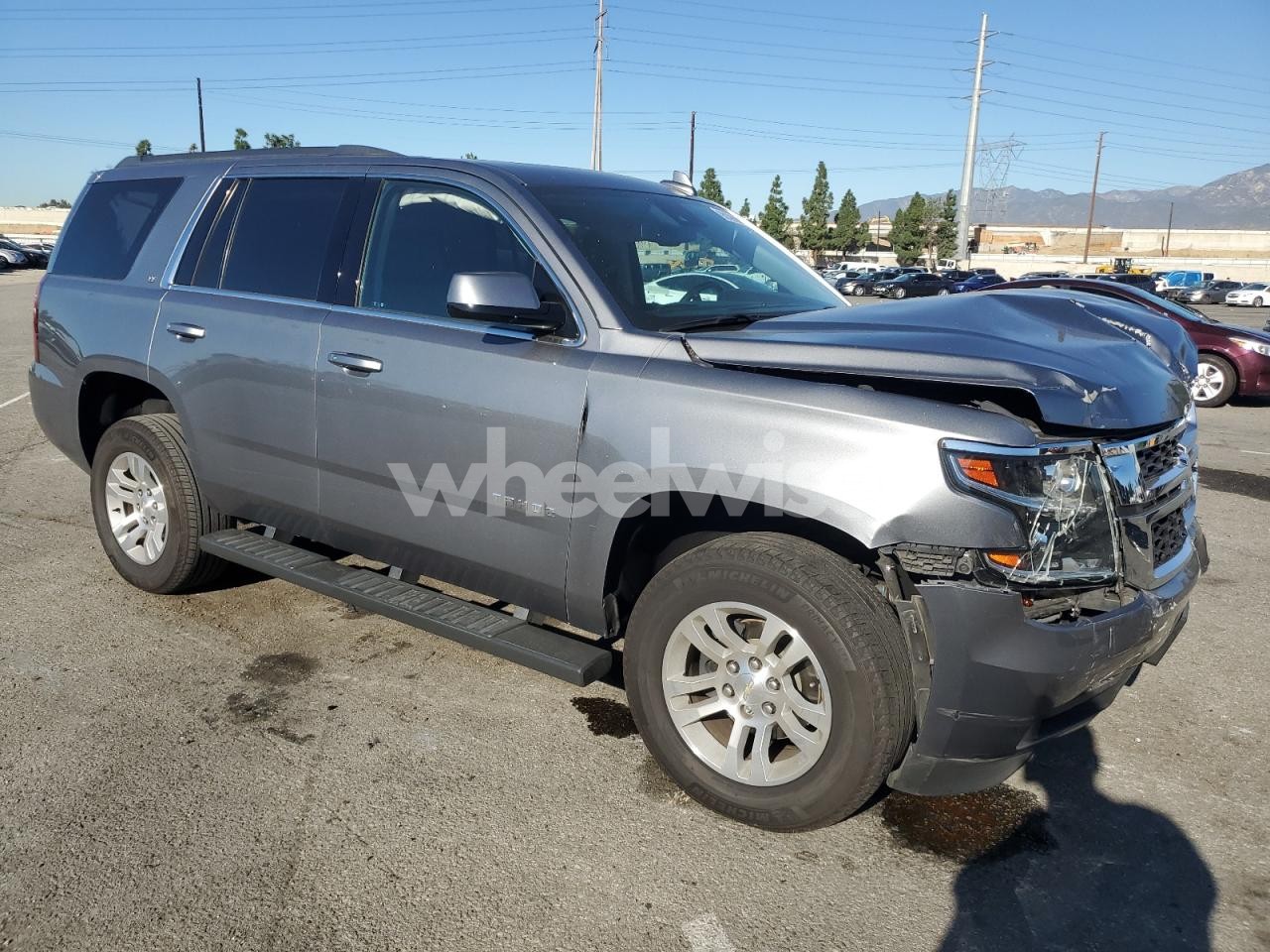 Photo 4 of 2020 CHEVROLET TAHOE K1500 LT (VIN 1GNSKBKC1LR152916)