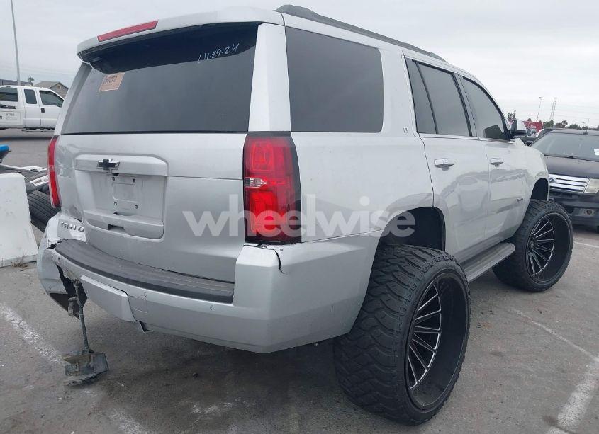 Photo 4 of 2020 Chevrolet Tahoe 4WD LT (VIN 1GNSKBKC1LR244611)