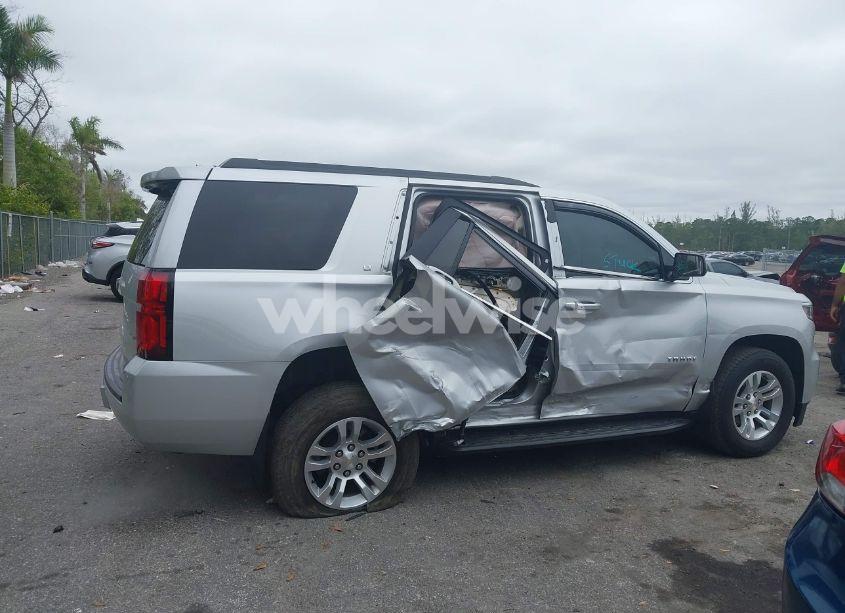 Photo 6 of 2020 Chevrolet Tahoe 4WD LT (VIN 1GNSKBKC1LR248416)