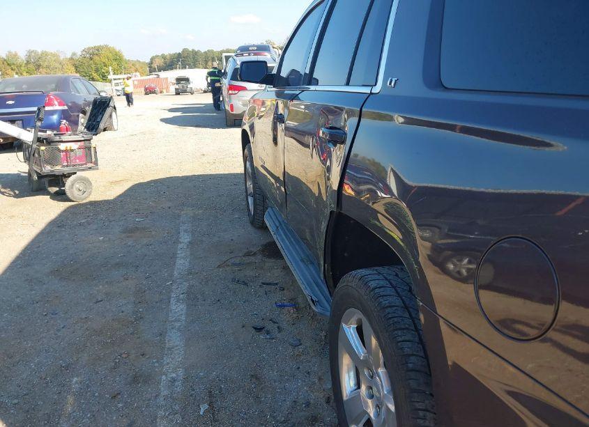 Photo 17 of 2015 Chevrolet Tahoe LT (VIN 1GNSKBKC2FR116902)