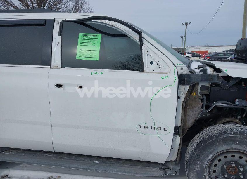Photo 18 of 2015 Chevrolet Tahoe LT (VIN 1GNSKBKC2FR216580)