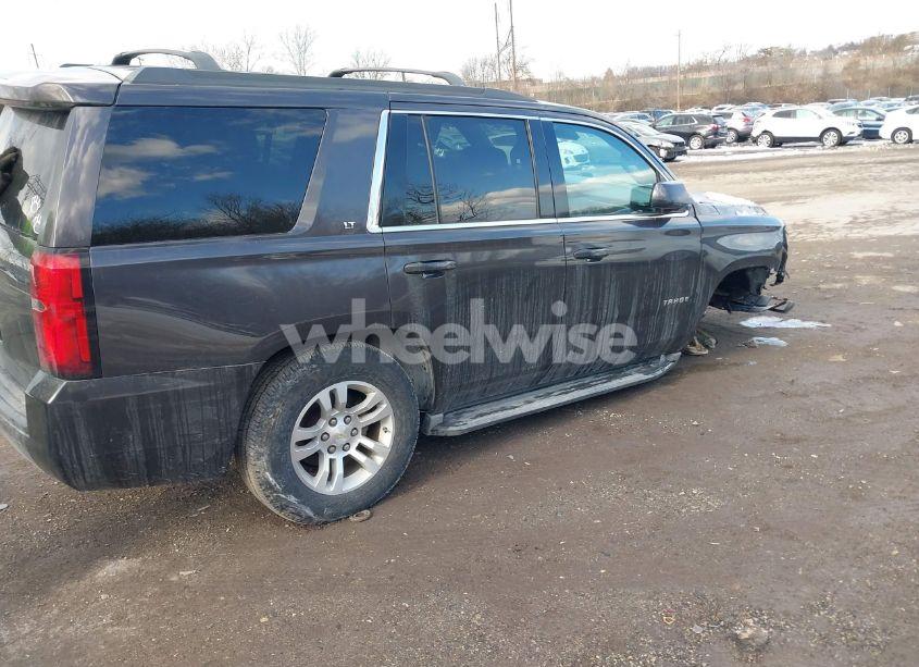 Photo 4 of 2015 Chevrolet Tahoe LT (VIN 1GNSKBKC2FR255668)