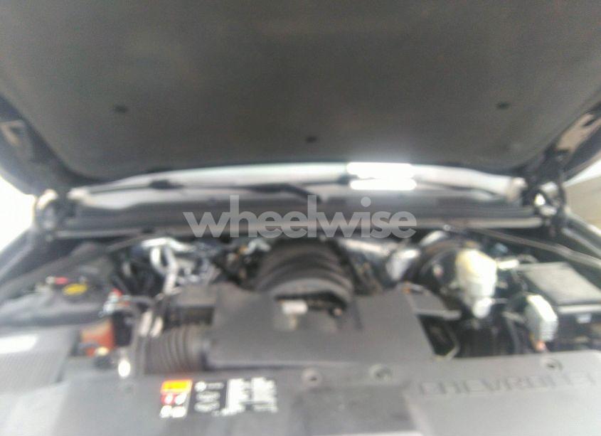 Photo 10 of 2015 Chevrolet Tahoe LT (VIN 1GNSKBKC2FR590638)