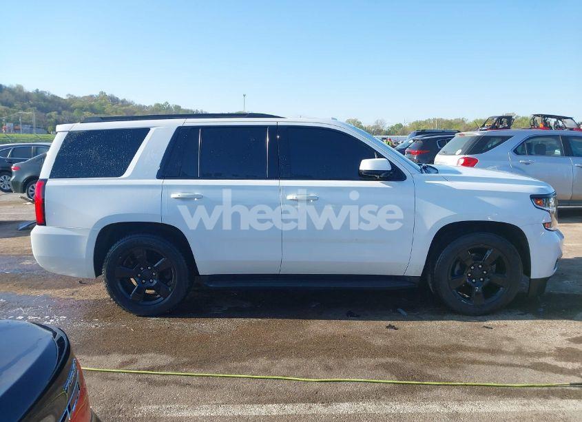 Photo 13 of 2015 Chevrolet Tahoe LT (VIN 1GNSKBKC2FR714357)