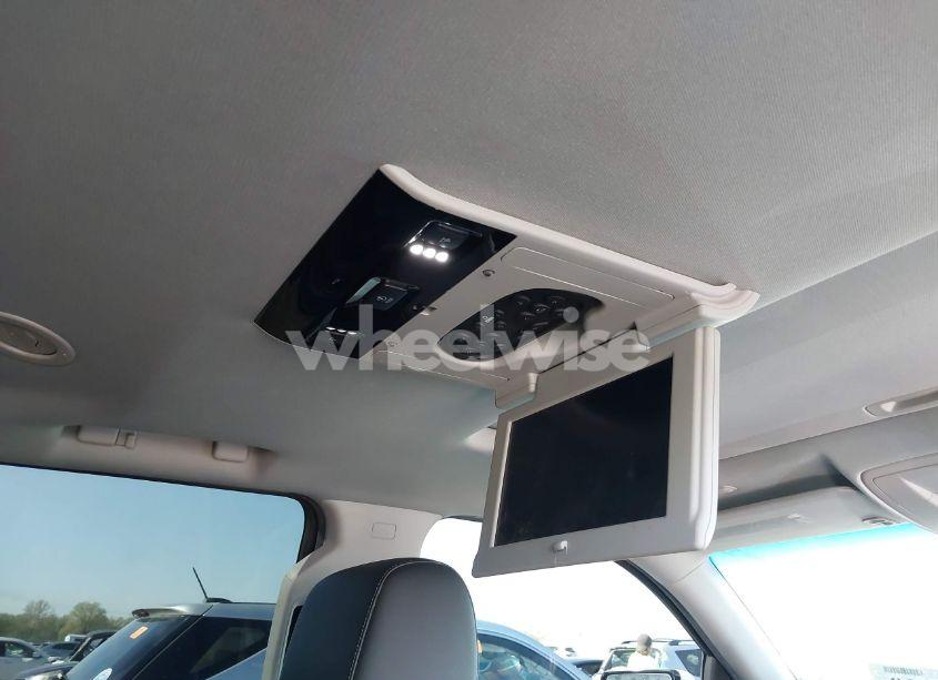 Photo 18 of 2015 Chevrolet Tahoe LT (VIN 1GNSKBKC2FR714357)