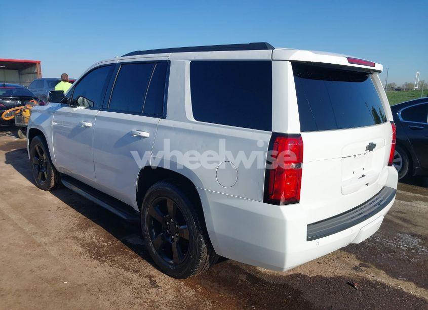 Photo 3 of 2015 Chevrolet Tahoe LT (VIN 1GNSKBKC2FR714357)