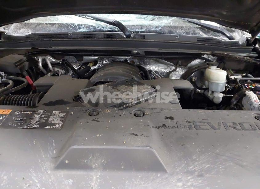 Photo 10 of 2016 Chevrolet Tahoe LT (VIN 1GNSKBKC2GR213809)