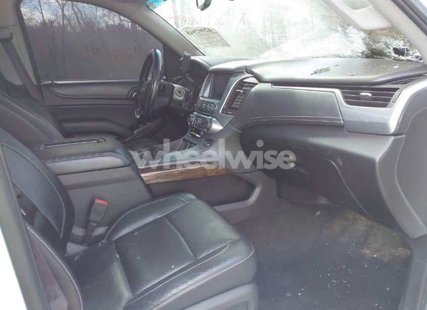 Photo 5 of 2016 Chevrolet Tahoe LT (VIN 1GNSKBKC2GR330953)