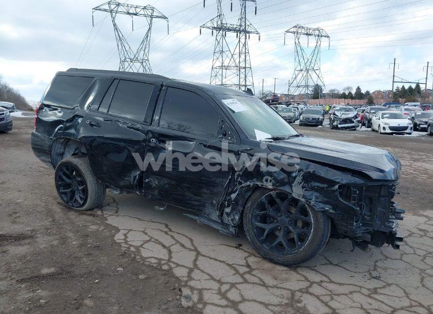 2019 Chevrolet Tahoe LT (VIN 1GNSKBKC2KR171442) main photo