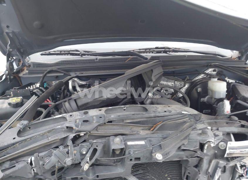 Photo 10 of 2016 Chevrolet Tahoe LT (VIN 1GNSKBKC3GR271752)