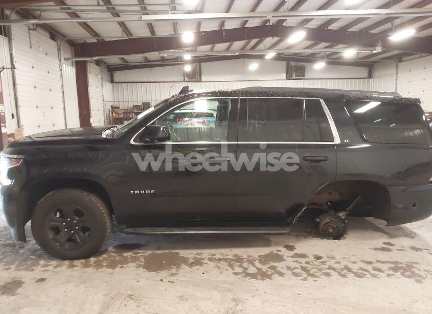 Photo 15 of 2018 Chevrolet Tahoe LT (VIN 1GNSKBKC3JR335652)