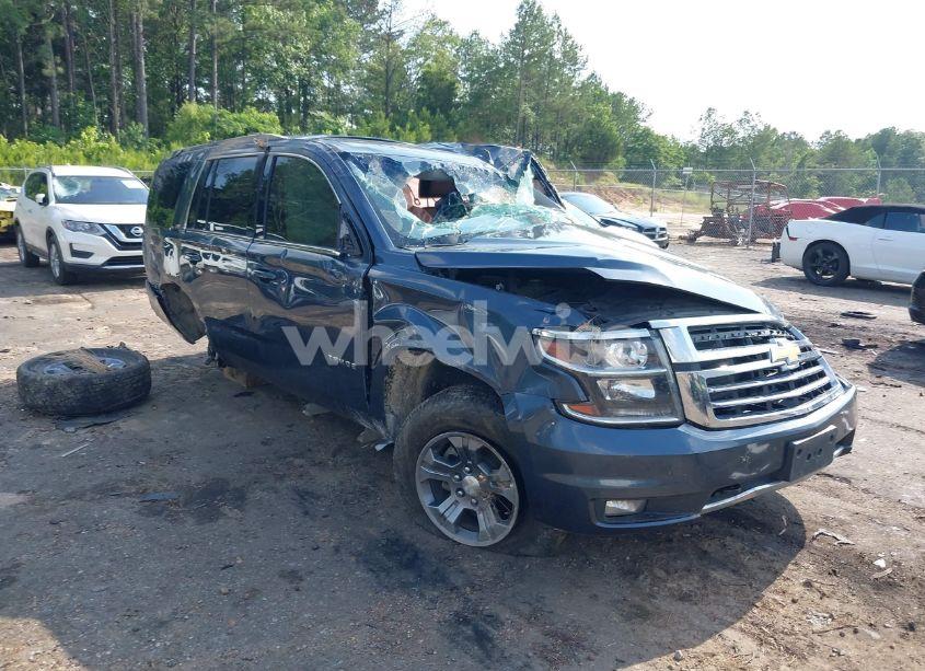 2019 Chevrolet Tahoe LT (VIN 1GNSKBKC3KR169098) main photo