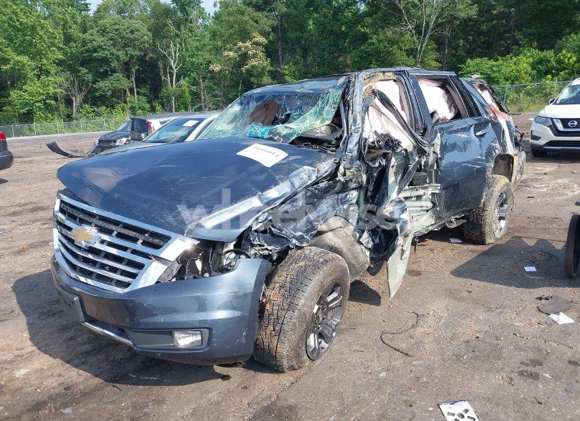 Photo 2 of 2019 Chevrolet Tahoe LT (VIN 1GNSKBKC3KR169098)