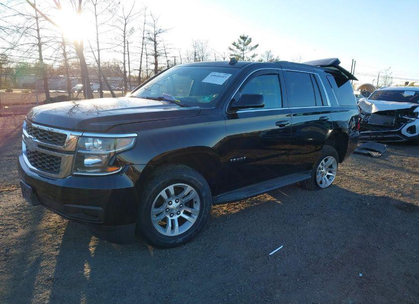Photo 2 of 2015 Chevrolet Tahoe LT (VIN 1GNSKBKC4FR228570)